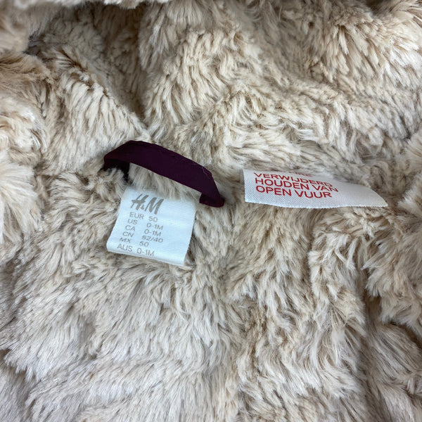 Warm berepakje met handjes en voetjes