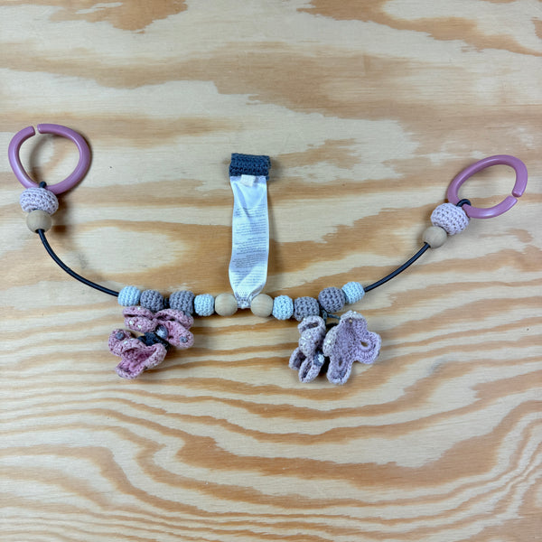 wagenspanner zachte bloemen en kralen