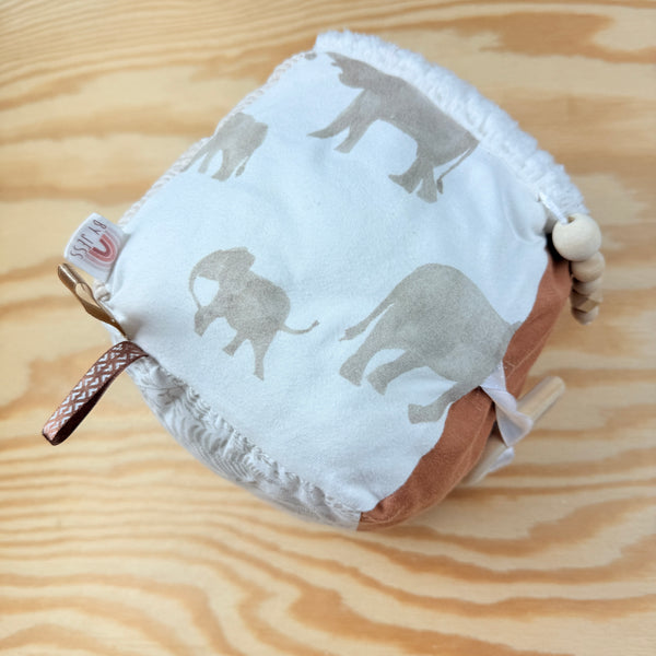 zachte speelkubus olifant