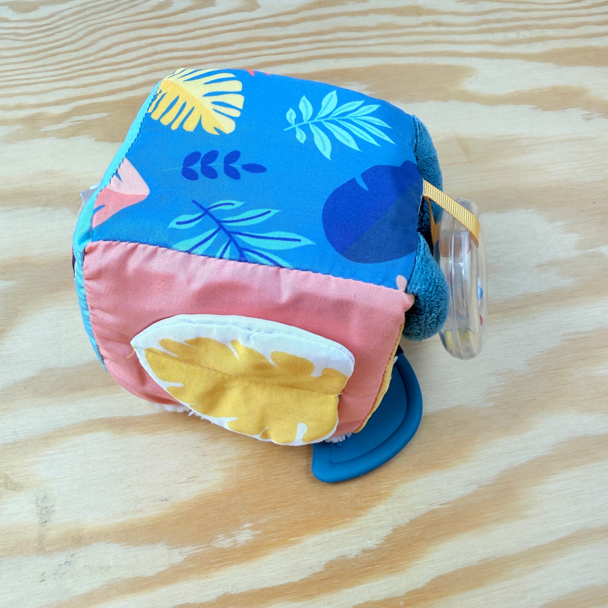 hangspeelgoedje kubus