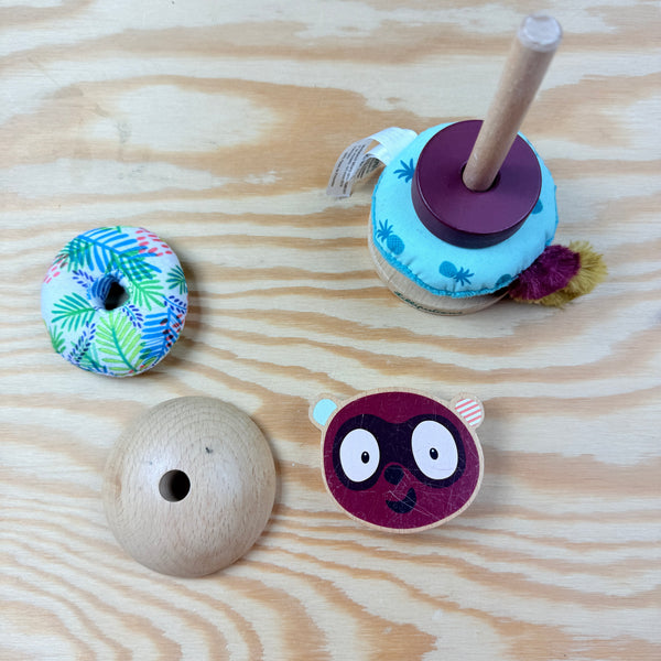 Lilliputiens: george stapelpiramide