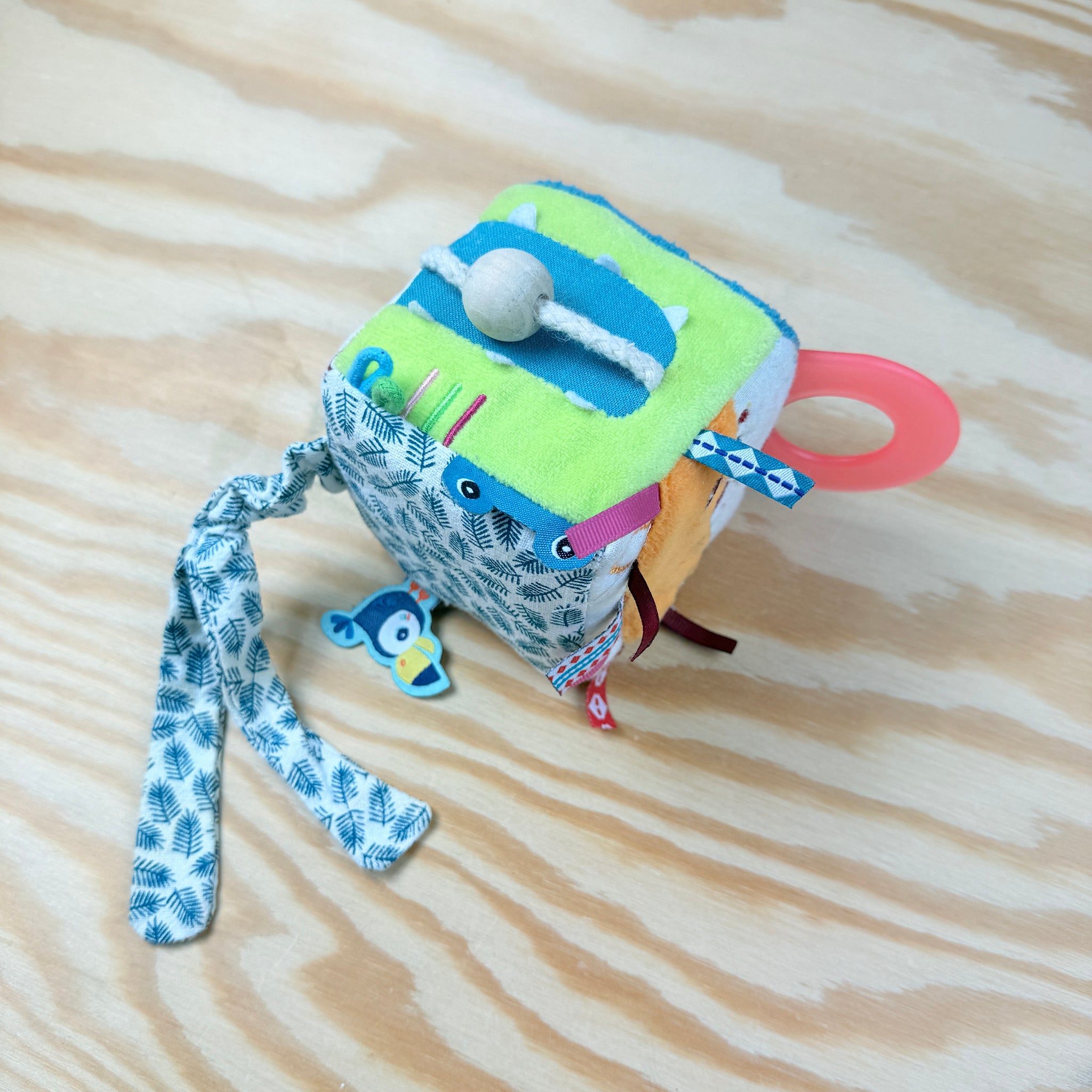 Lilliputiens: hangspeeltje met veel doe mogelijkheden