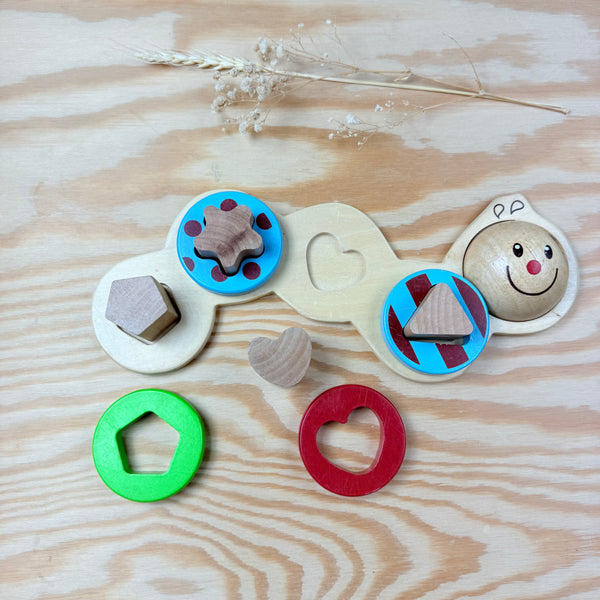 houten puzzel rups met vormen