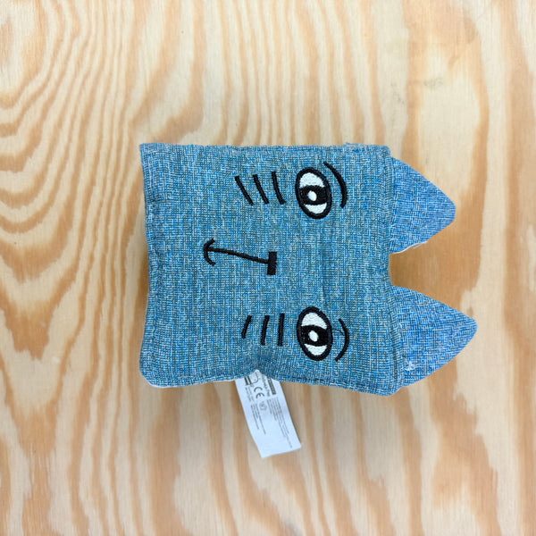 zacht boekje poes en zwart-wit dieren