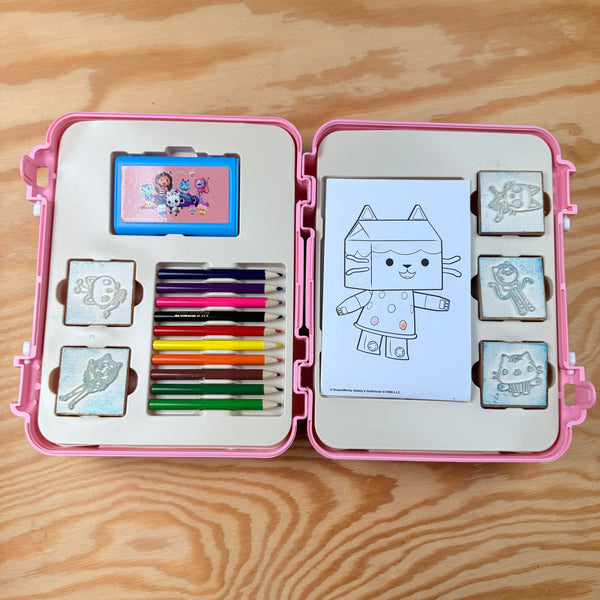 Gabby's Dolhouse: koffer met stempels en kleurtjes