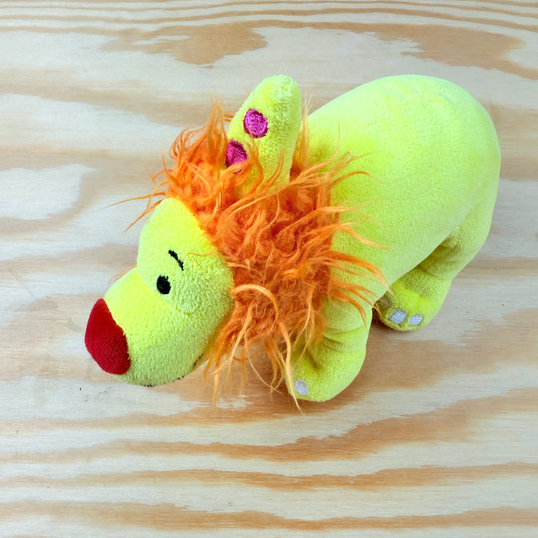 Bumbe: knuffel Barry de leeuw