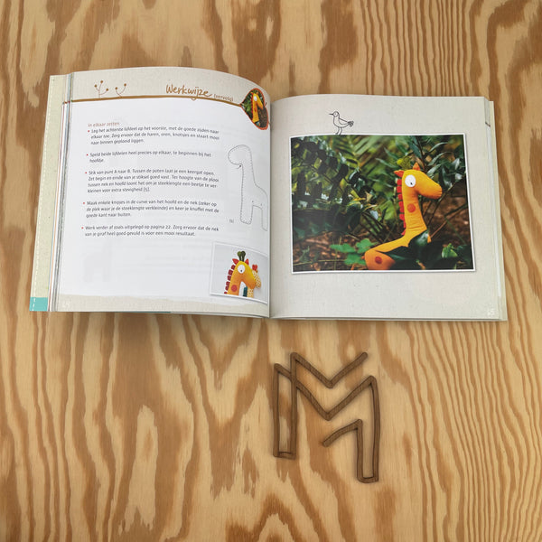 Boek Knutselbos op wereldreis