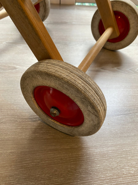 houten poppenwagen