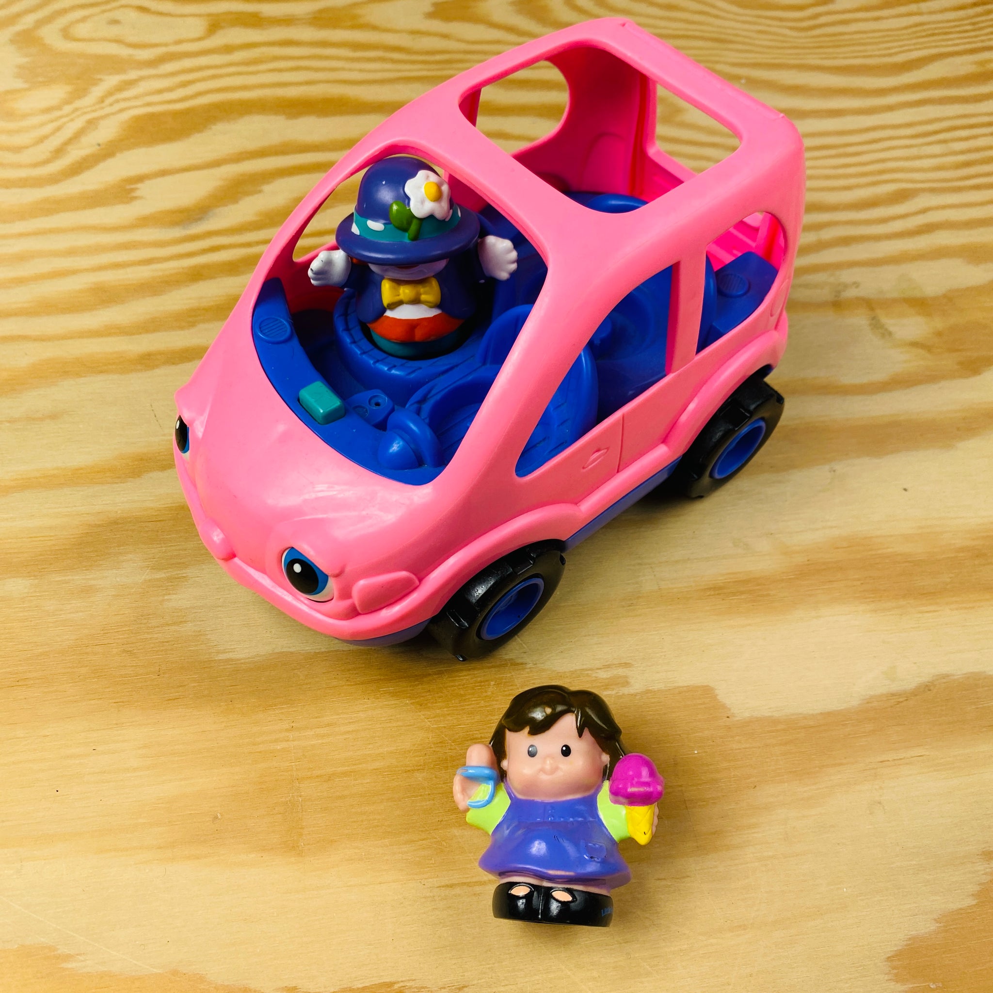 Little People: roze auto