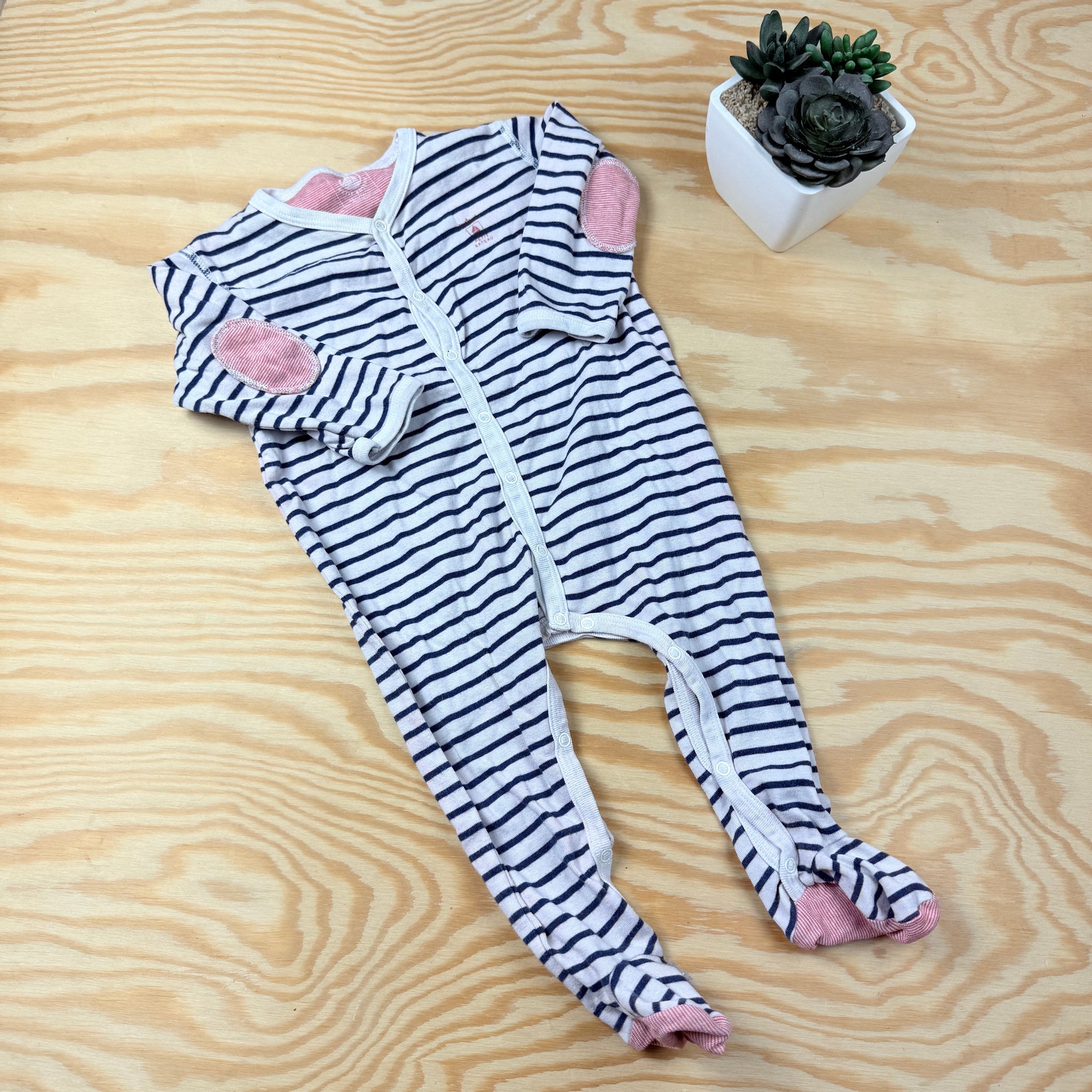 gestreepte pyjama/kruippake Petit Bateau maat 74