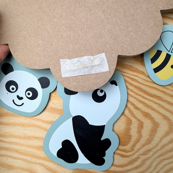 kinderkamerdecoratie panda: houten stoeltje en hanger
