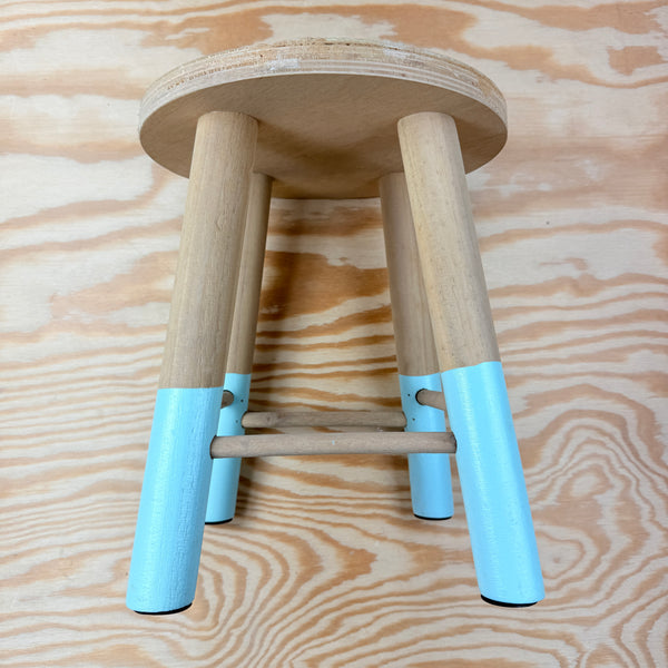 kinderkamerdecoratie panda: houten stoeltje en hanger