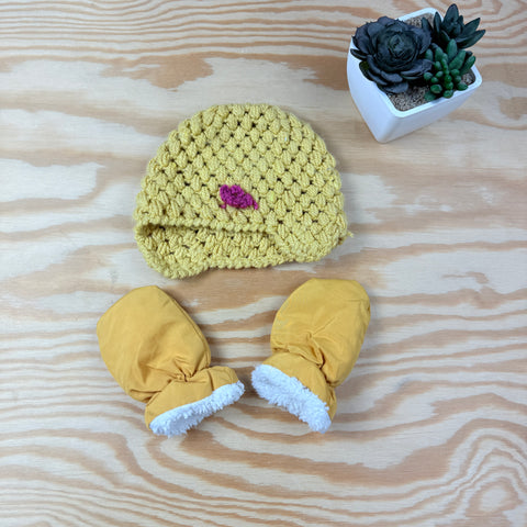geel wollen mutsje en wanten
