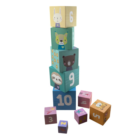 Kartonnen stapeltoren