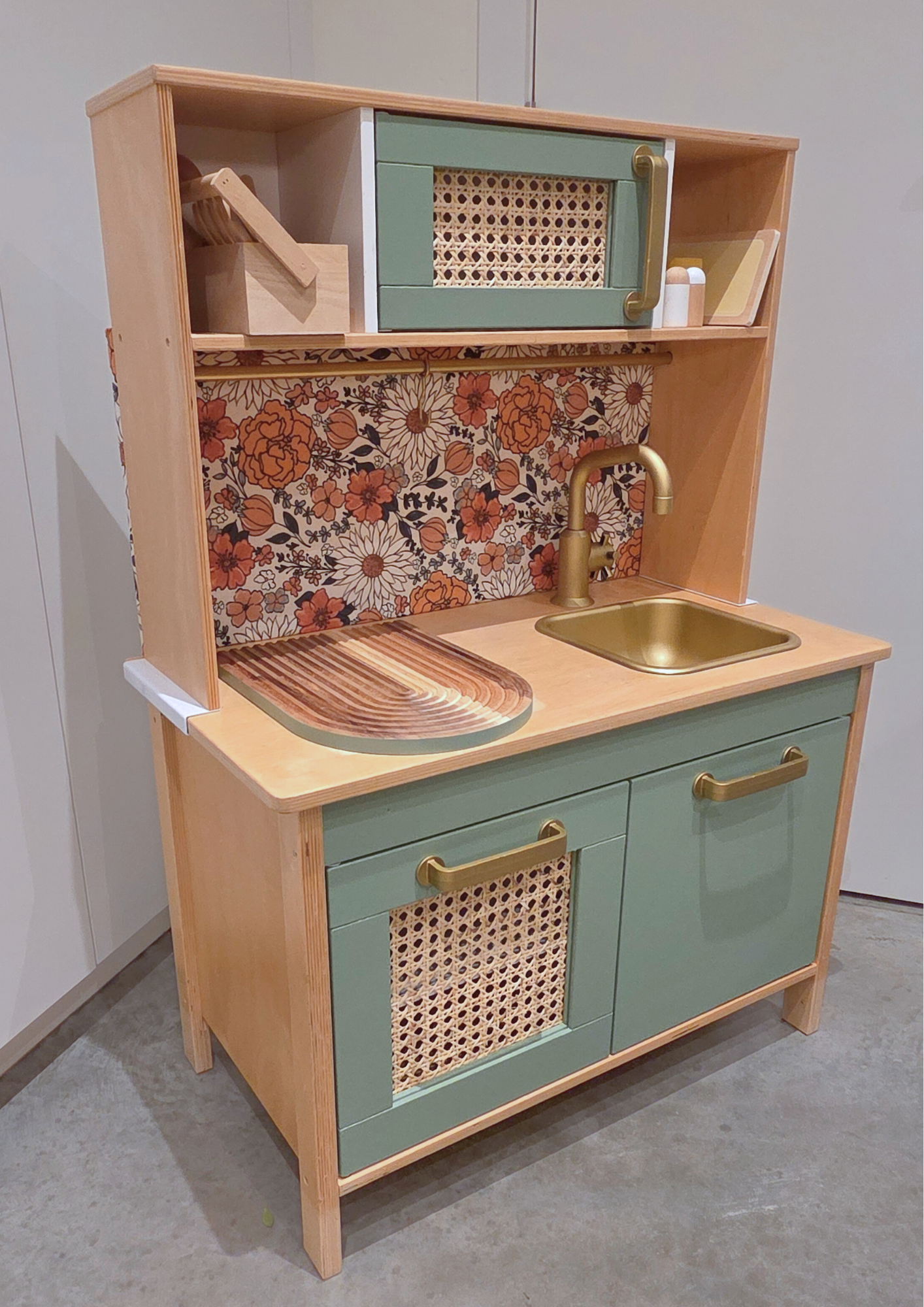 Prachtige gepimpte keuken met rotan en houten accessoires (enkel ophalen)