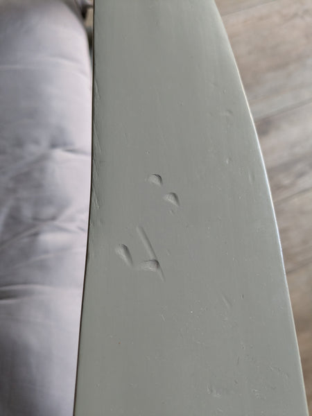 Grijze houten schommelstoel - enkel ophalen in ophaalpunt Oud-Heverlee of Mechelen