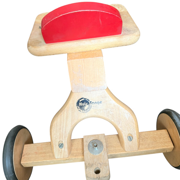 houten driewieler met rode details Jaspers Toys (enkel ophalen)