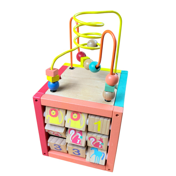 activiteiten kubus met leuke speelmogelijkheden