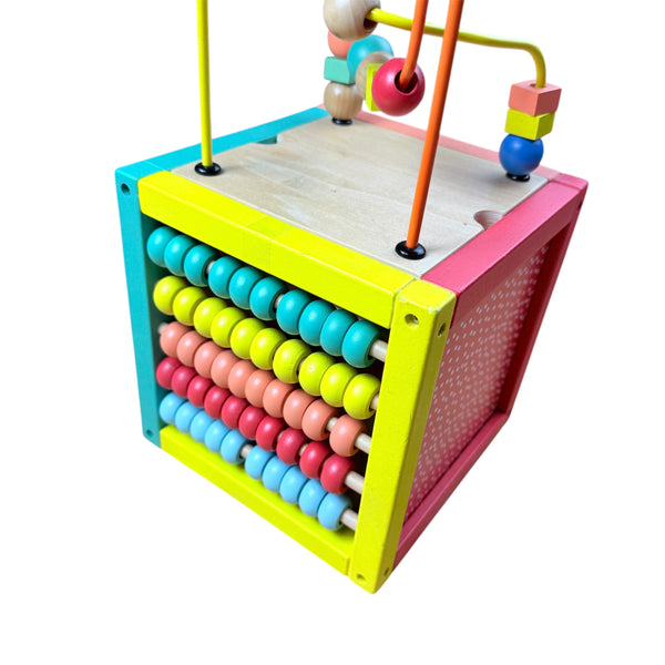 activiteiten kubus met leuke speelmogelijkheden