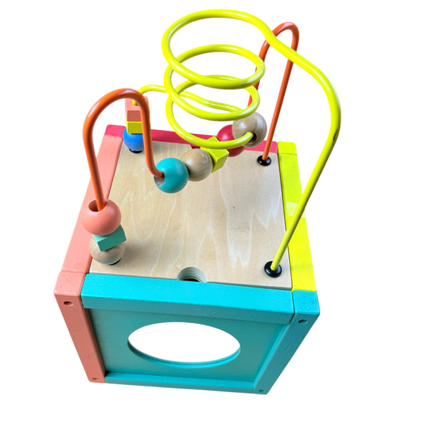 activiteiten kubus met leuke speelmogelijkheden