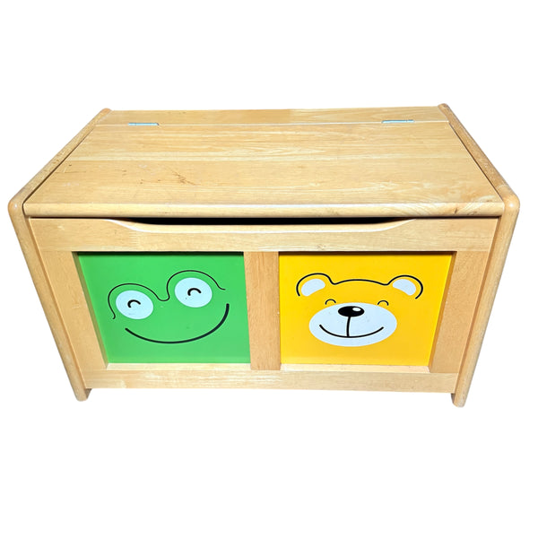 houten speelgoedkist met diertjes