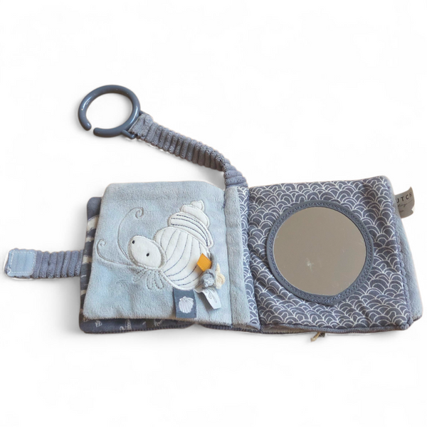 Little Dutch hangspeeltje knisperboek