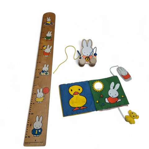 Nijntje groeimeter, trekspeeltje en pop-up boekje